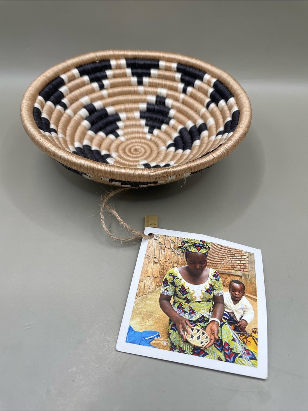 Handwoven Mini 5” Round Beige Black Basket Trinket Dish Made In Rwanda NWT